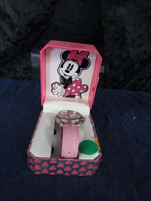 lot 908 image: Minnie Mouse Watch