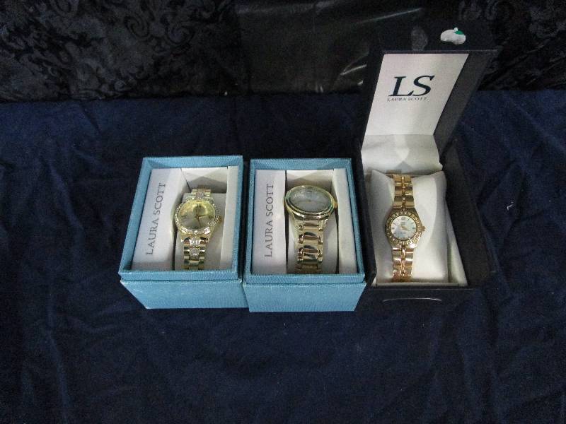 lot 909 image: Lot of Designer Watches