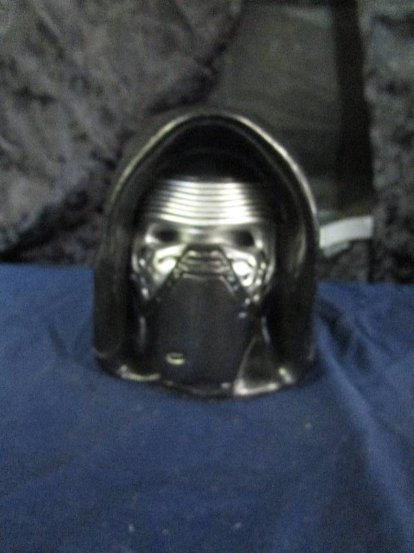 lot 918 image: Star Wars Watch