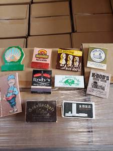 lot 4 image: Total of 10 match books from across the country from Vegas to New York