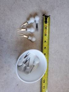 lot 8 image: Vintage Fitz and Floyd Corn Cob Holders - Set of 8