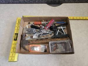 lot 77 image: Flat of Tools #1 - Hammer - Screw Drivers - Fasteners and More