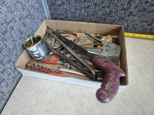 lot 89 image: Flat of Tools #4 - Saws - Stapler - Sockets - Crowbar and More
