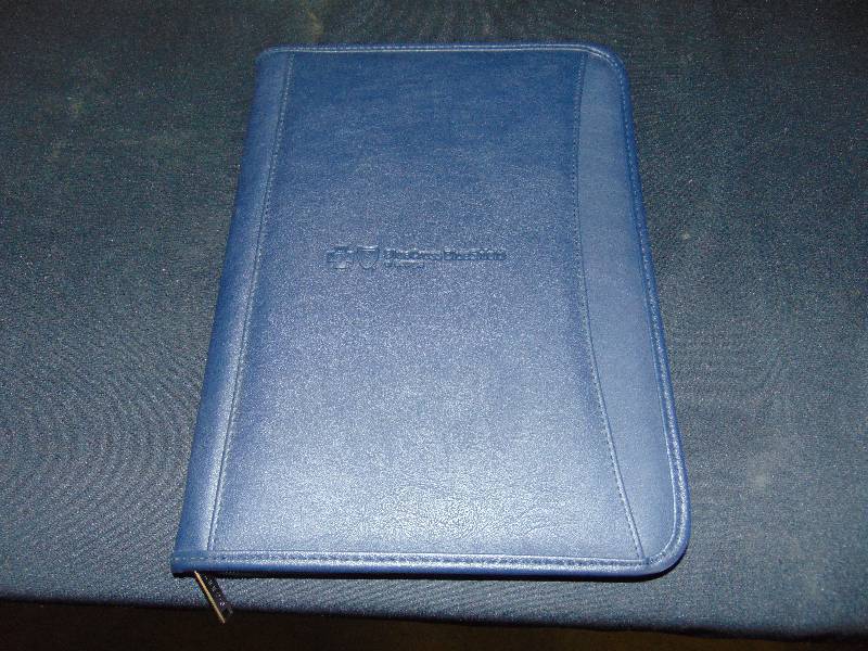 lot 1014 image: (1) new Leather Portfolio w legal pad, navy blue,
