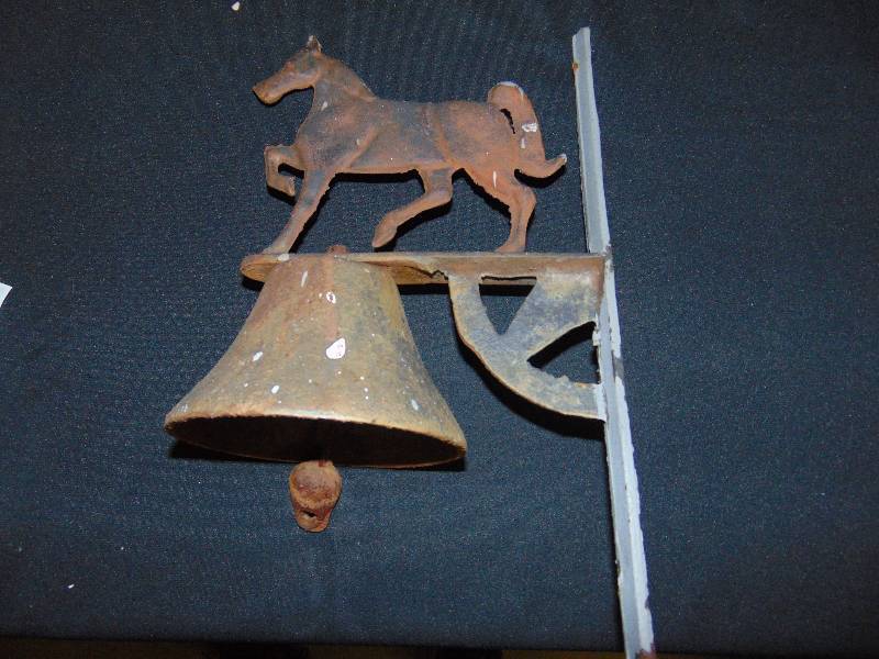 lot 1035 image: Antique Horse Bell, side mount hanger, 14 overall length, Horse is 8 long x 7 tall, Bell is 6 diameter
