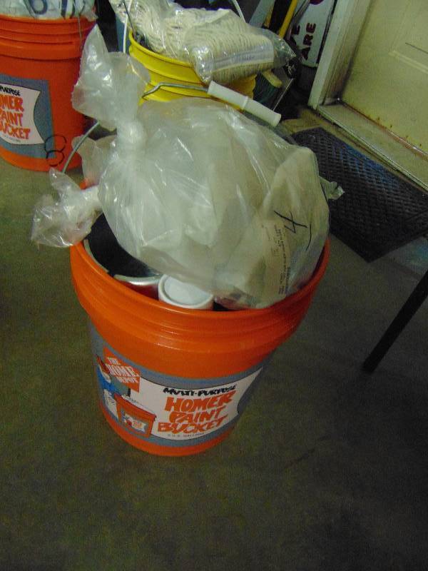 lot 1037 image: 20 lbs hardware in 5 gallon bucket