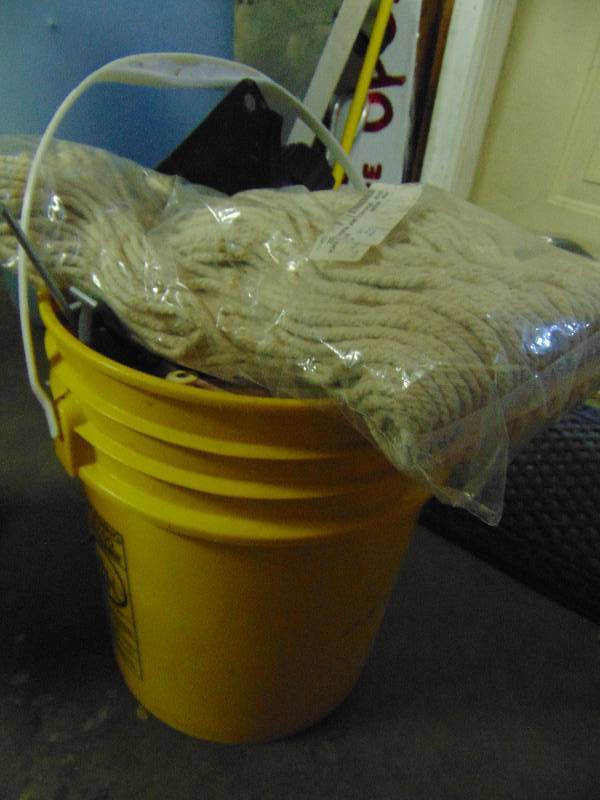 lot 1038 image: 22 lbs hardware in 5 gallon bucket