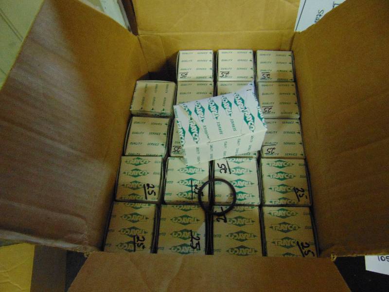 lot 1042 image: (1000) ct. lot 1-34 rubber gaskets