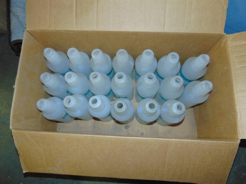 lot 1052 image: (20) ct. lot 32 oz spray bottles, measurements on the side, spray tops not included