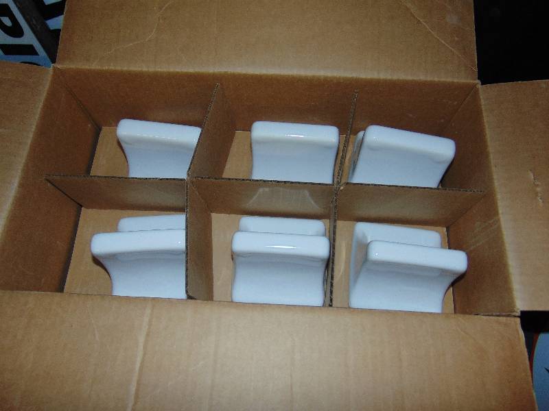 lot 1069 image: (1) case of (12) ceramic soap dish holders AC White Ceramic t-276
