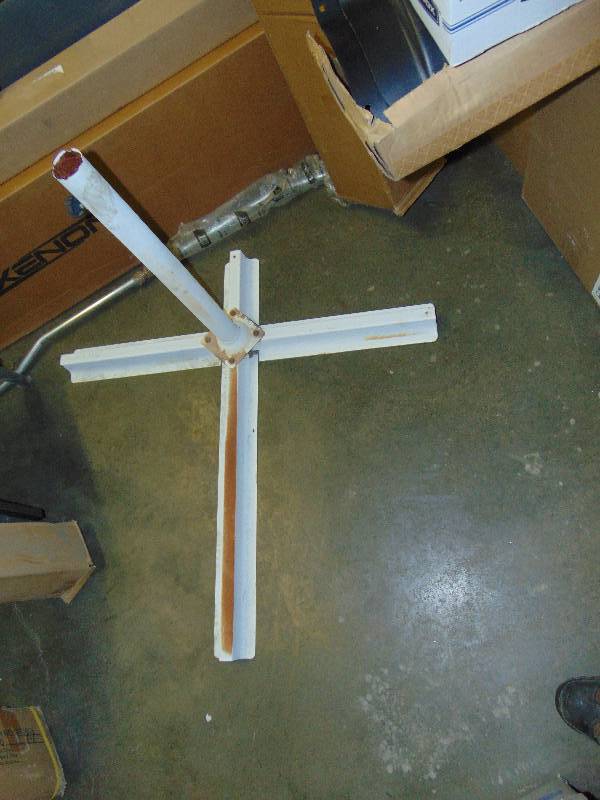 lot 1072 image: Deck Mount Umbrella Stand