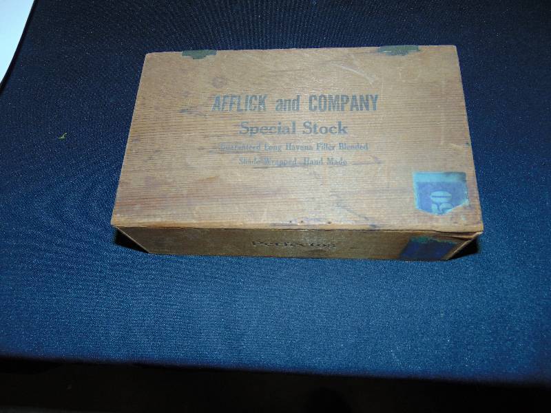 lot 1093 image: Vintage Cigar Box, 8-34 x 5-12 x 2-34 Afflik & Company Special Stock