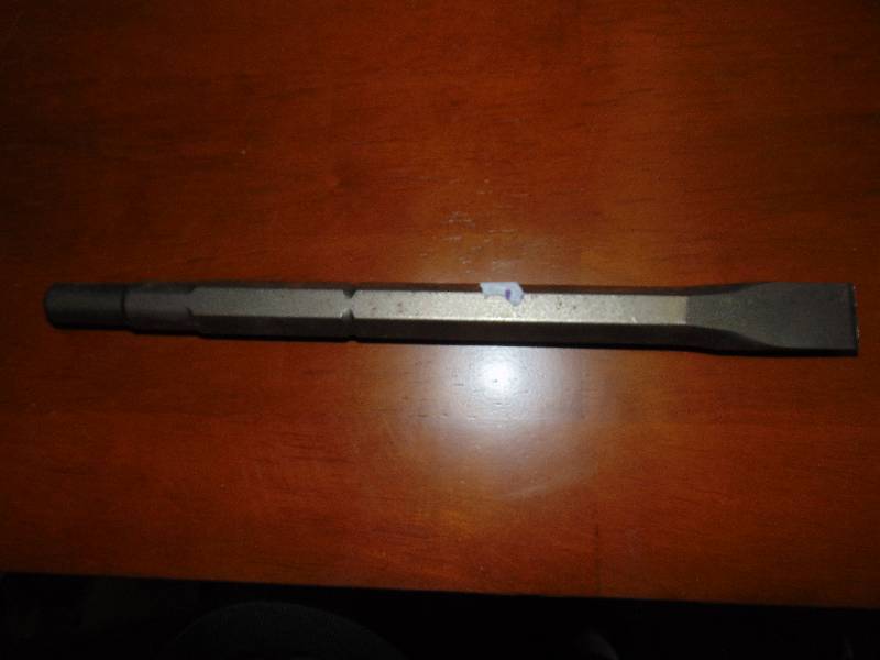 lot 1140 image: (1) Chisel Bit 11-34 x 58 diameter shank w 1 wide tip
