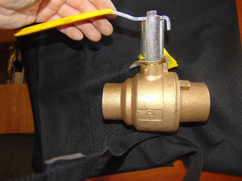 lot 1169 image: new 2 Apollo Valve Bronze 77C-208-04A $200.00 value