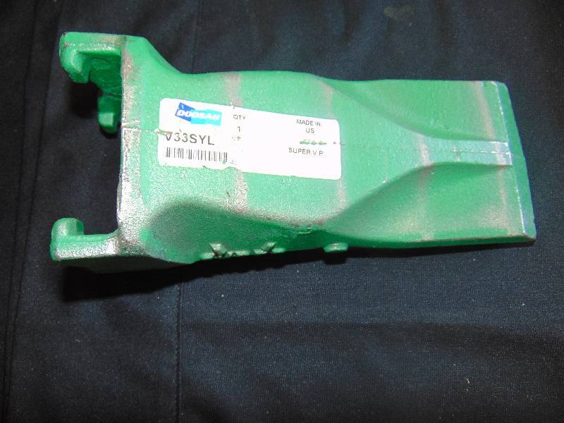 lot 1177 image: (1) new Doosan V33SYL Super VP Dirt Tooth, Digging Bucket tooth