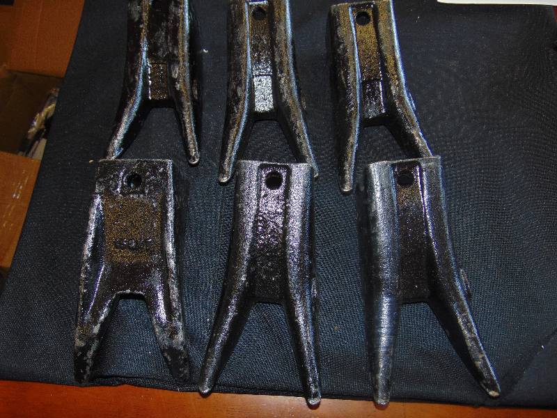 lot 1178 image: (6) ct. lot 156WT Bucket teeth