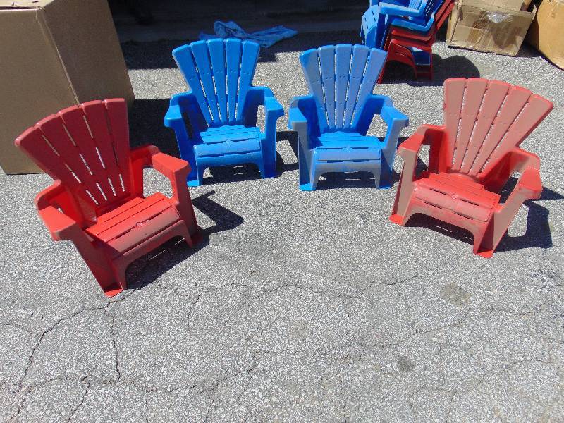 lot 1219 image: (4) ct lot plastic Childrens Adirondack Style Chairs, (2) red and (2) Blue