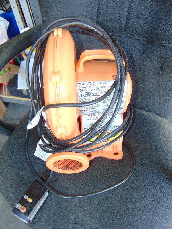 lot 1230 image: Model W-2L Air Pump Electrical Rating 115 VAC 60 Hz 3.8 A 437 W, used- powers on