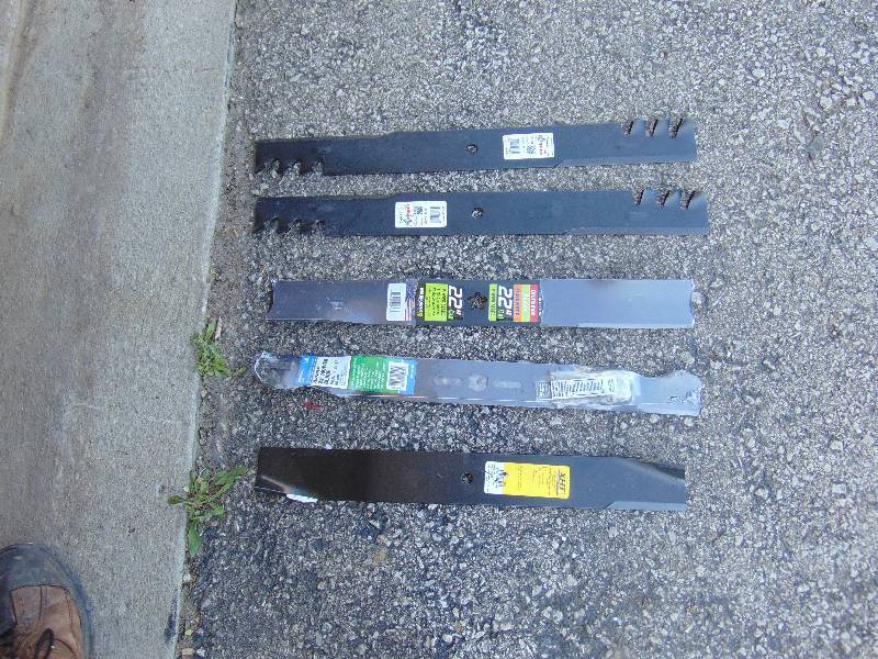 lot 1238 image: (5) ct. lot Lawn Mower Blades, Assorted sizes