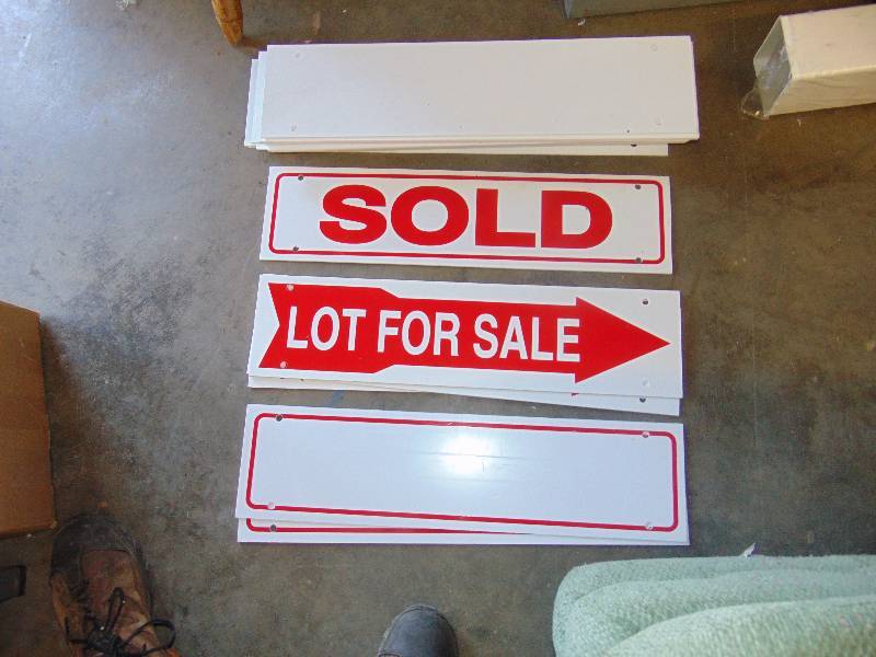 lot 1239 image: (33) ct. lot real estate signs (2) blank w red border, (3) Lot for Sale, (1) SOLD, (27) Blank