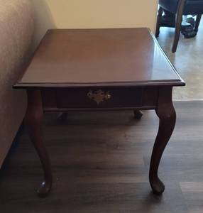 lot 104 image: Wooden End Table with Drawer.