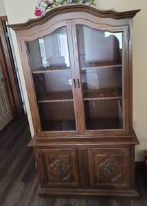 lot 118 image: Keller Buffet Cabinet.