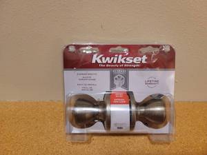 lot 133 image: Kwikset Doorknob Set.