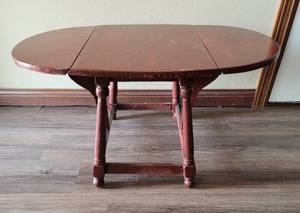 lot 140 image: End Table with Drop Leaves.