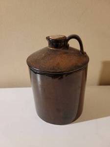 lot 161 image: Vintage 2pc Jug.