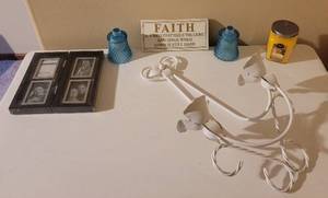 lot 167 image: Candle and Photo Decor.