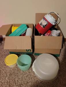 lot 170 image: Storage Containers, Drink Dispenser, and Mugs.