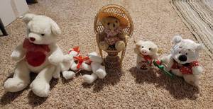 lot 175 image: Stuffed Animals.