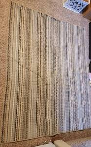 lot 191 image: Area Rug.