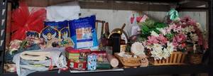 lot 203 image: Large Lot of Christmas. Crafts, Baskets, Gift Bags and Tissue Paper.
