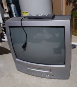lot 226 image: Toshiba TV  VHS Plater with Remote.