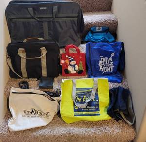 lot 227 image: Hand Bags.