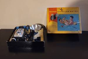 lot 248 image: Vintage Brownie Starflex Outfit Kodak Camera.