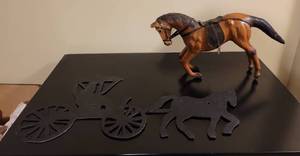 lot 250 image: Horse Decor.