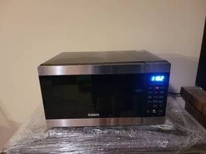 lot 270 image: Galanz Microwave.