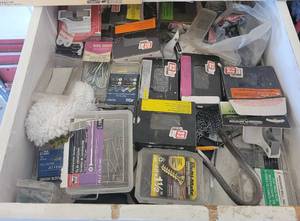 lot 297 image: Nails and Screws.