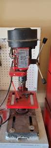 lot 320 image: 5 Speed Drill Press.
