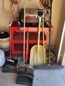 lot 353 image: Push brooms  brooms wdust pans & scoop shovel