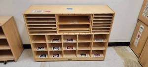 lot 13664 image: Jonti Craft Childrens Art Storage Unit