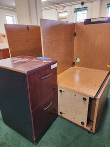 lot 13538 image: Lot of Assorted Desk Attachments and Filing Cabinet