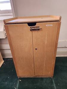 lot 13550 image: Kaplan Storage Cabinet