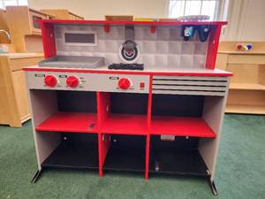 lot 13572 image: Double Sided Kitchen and Diner Play Set