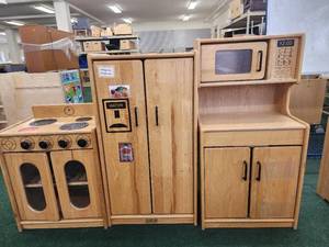 lot 13585 image: Lot of 3 Kaplan Kitchen Items