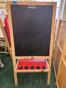lot 13587 image: Coloration Double-Sided Easel
