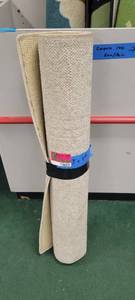 lot 13608 image: 4ft Creme Colored Rug