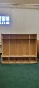 lot 13928 image: Wooden 5 Section Cubby Unit  Organizer